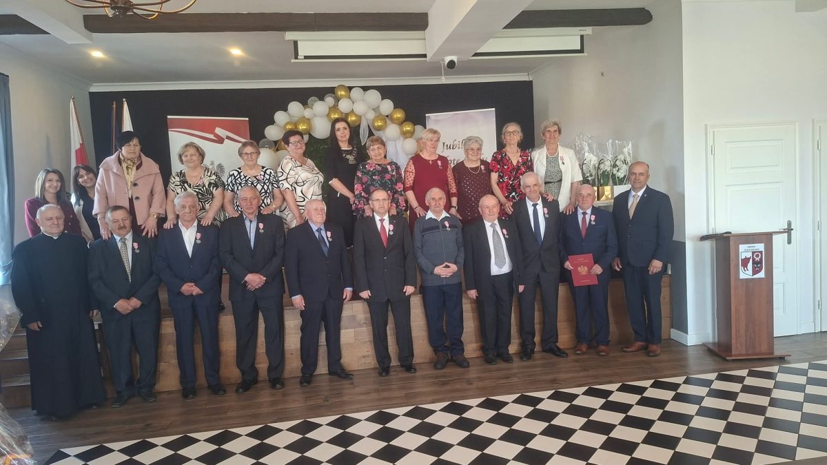 Miniaturka artykułu ZŁOTE GODY W JEZIORZANACH – NIEZWYKŁE ŚWIĘTO MIŁOŚCI, WIERNOŚCI I ODDANIA